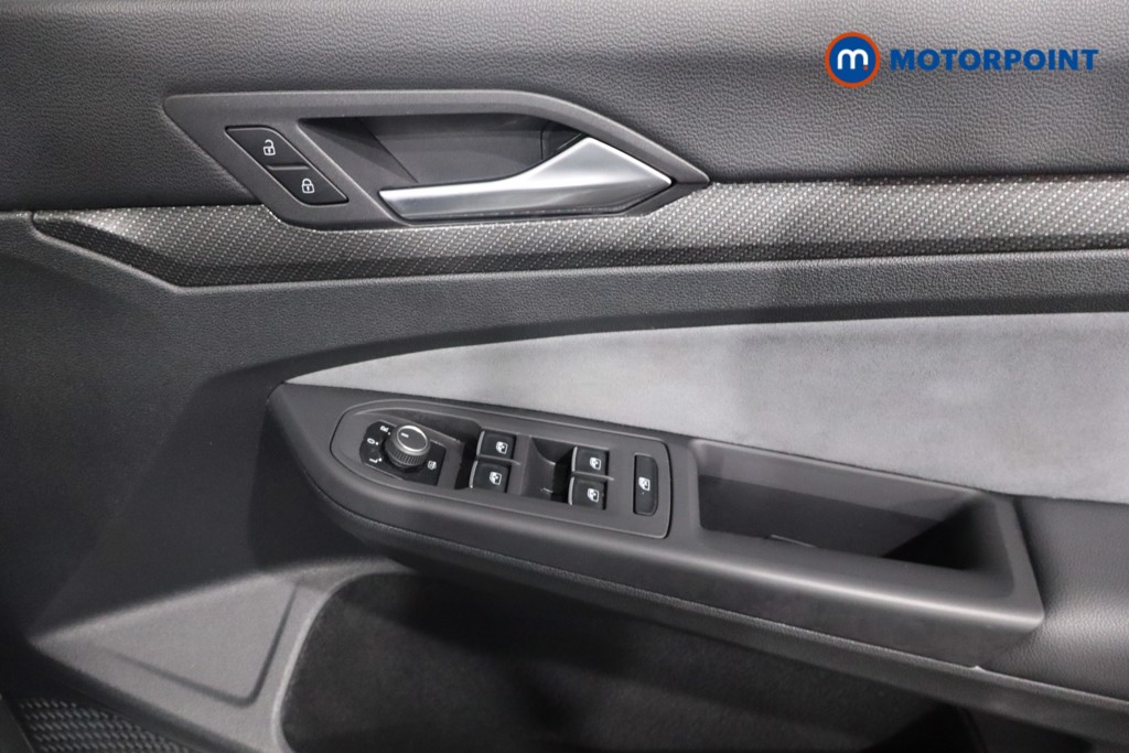 Volkswagen Golf R-Line Automatic Petrol Hatchback - Stock Number (1596256) - 21st supplementary image