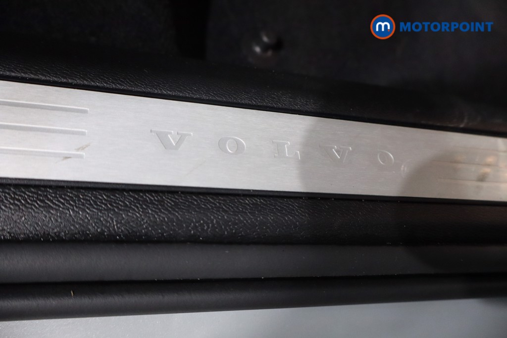 Volvo Xc60 Plus Automatic Petrol SUV - Stock Number (1596376) - 19th supplementary image