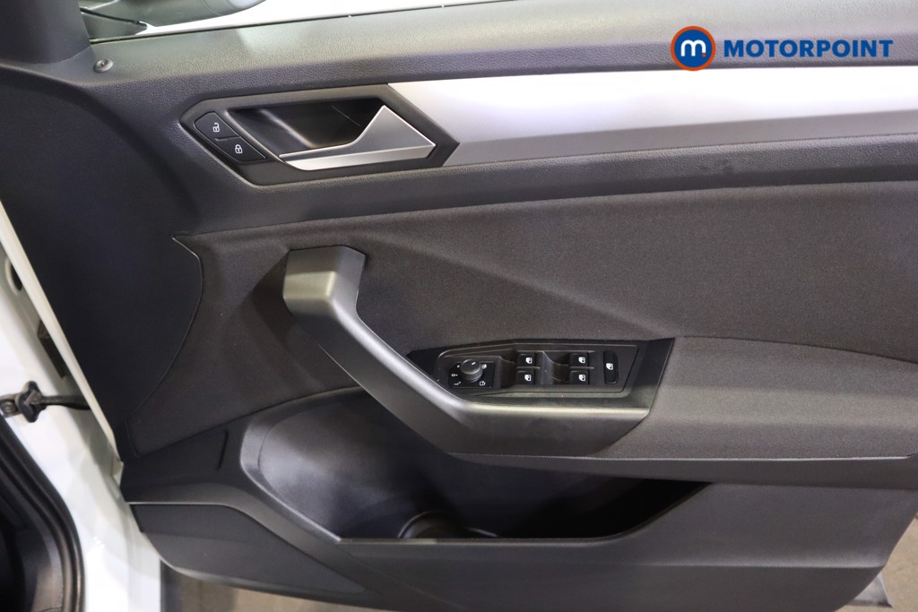 Volkswagen T-Roc Life Manual Petrol SUV - Stock Number (1596474) - 9th supplementary image
