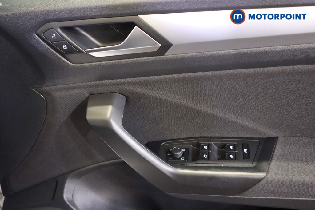 Volkswagen T-Roc Life Manual Petrol SUV - Stock Number (1596474) - 10th supplementary image