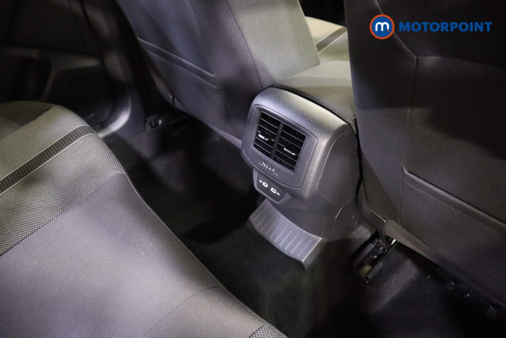 Volkswagen T-Roc Life Manual Petrol SUV - Stock Number (1596474) - 19th supplementary image