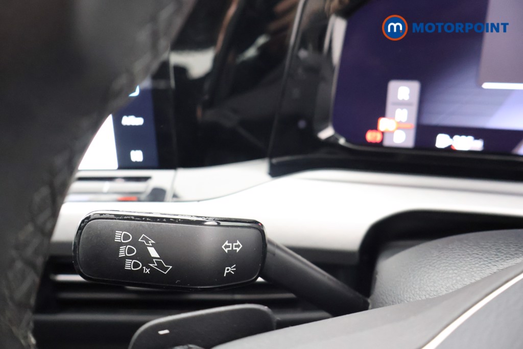 Volkswagen Golf Life Automatic Petrol Hatchback - Stock Number (1580923) - 5th supplementary image