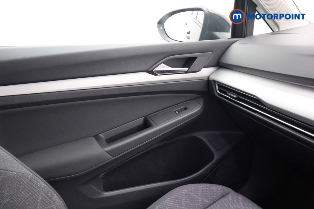 Volkswagen Golf Life Automatic Petrol Hatchback - Stock Number (1580923) - 12th supplementary image