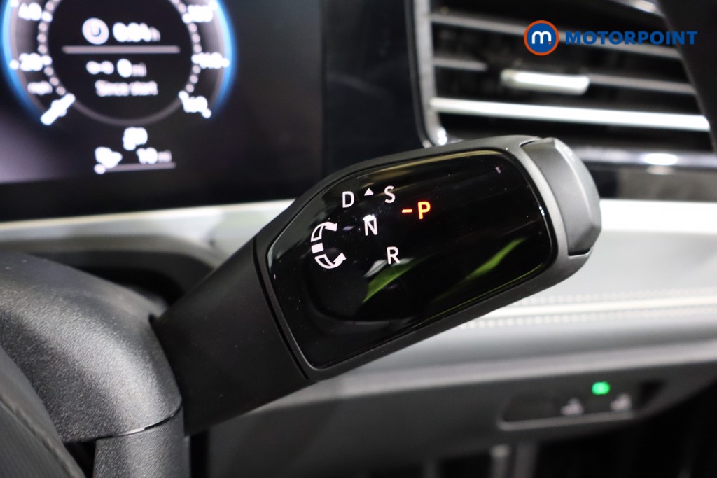 Volkswagen Passat Life Automatic Petrol Plug-In Hybrid Estate - Stock Number (1581480) - 20th supplementary image