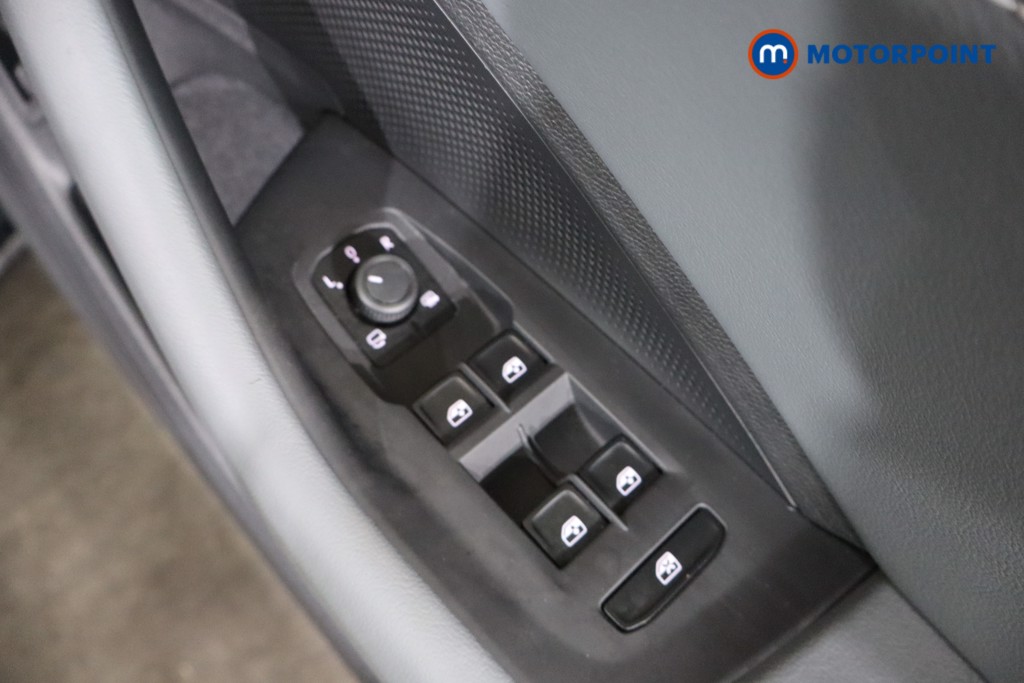 Volkswagen Passat Life Automatic Petrol Plug-In Hybrid Estate - Stock Number (1581480) - 22nd supplementary image