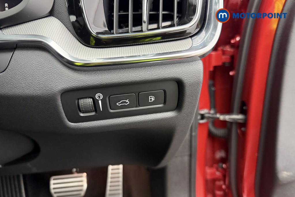 Volvo V60 R Design Automatic Petrol Plug-In Hybrid Estate - Stock Number (1587147) - 24th supplementary image