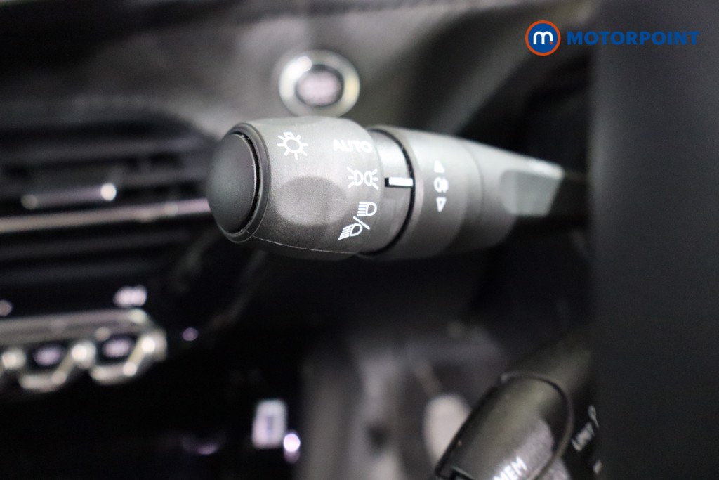 Peugeot 2008 Allure Manual Petrol SUV - Stock Number (1590453) - 16th supplementary image