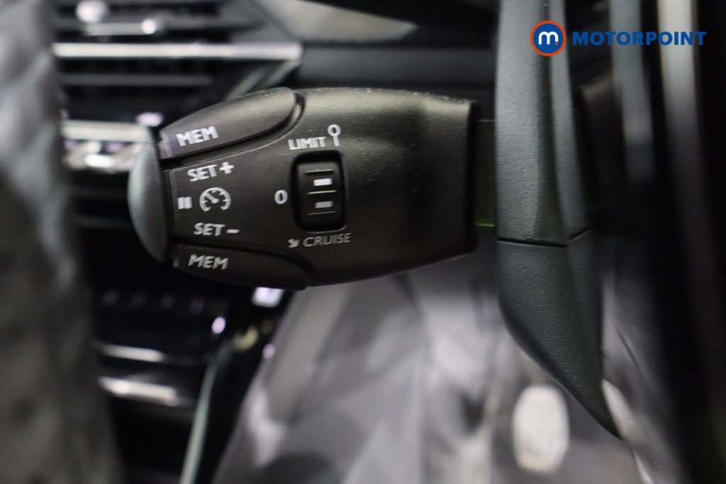 Peugeot 2008 Allure Manual Petrol SUV - Stock Number (1590453) - 17th supplementary image