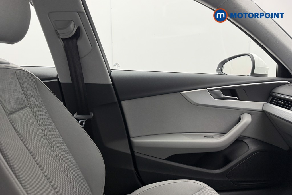 Audi A4 Technik Automatic Petrol Saloon - Stock Number (1591086) - 30th supplementary image