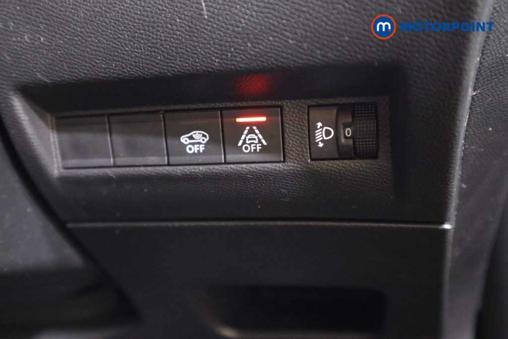 Peugeot 2008 Allure Manual Petrol SUV - Stock Number (1592742) - 11th supplementary image