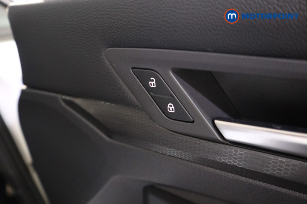 Volkswagen Golf GTI Automatic Petrol Hatchback - Stock Number (1593051) - 11th supplementary image