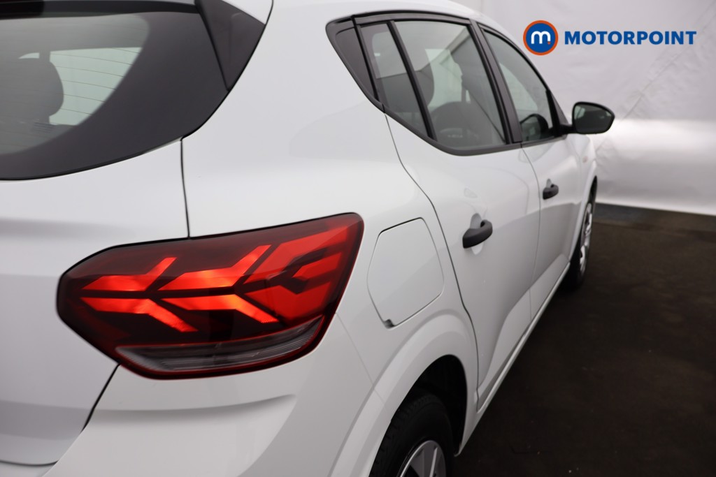 Dacia Sandero Essential Manual Petrol Hatchback - Stock Number (1593703) - 24th supplementary image