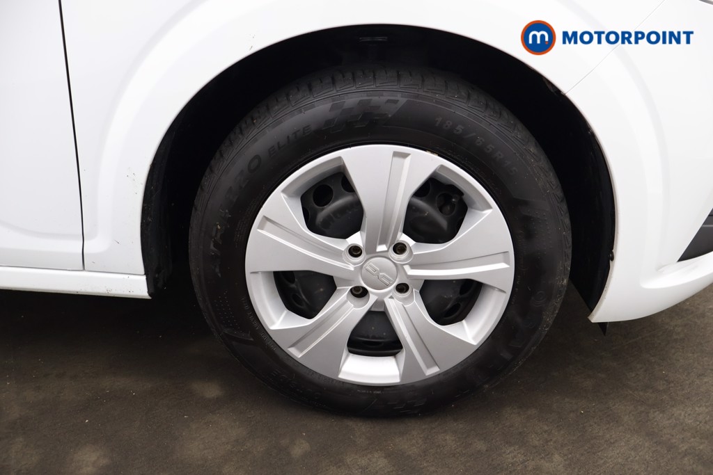 Dacia Sandero Essential Manual Petrol Hatchback - Stock Number (1593703) - 26th supplementary image