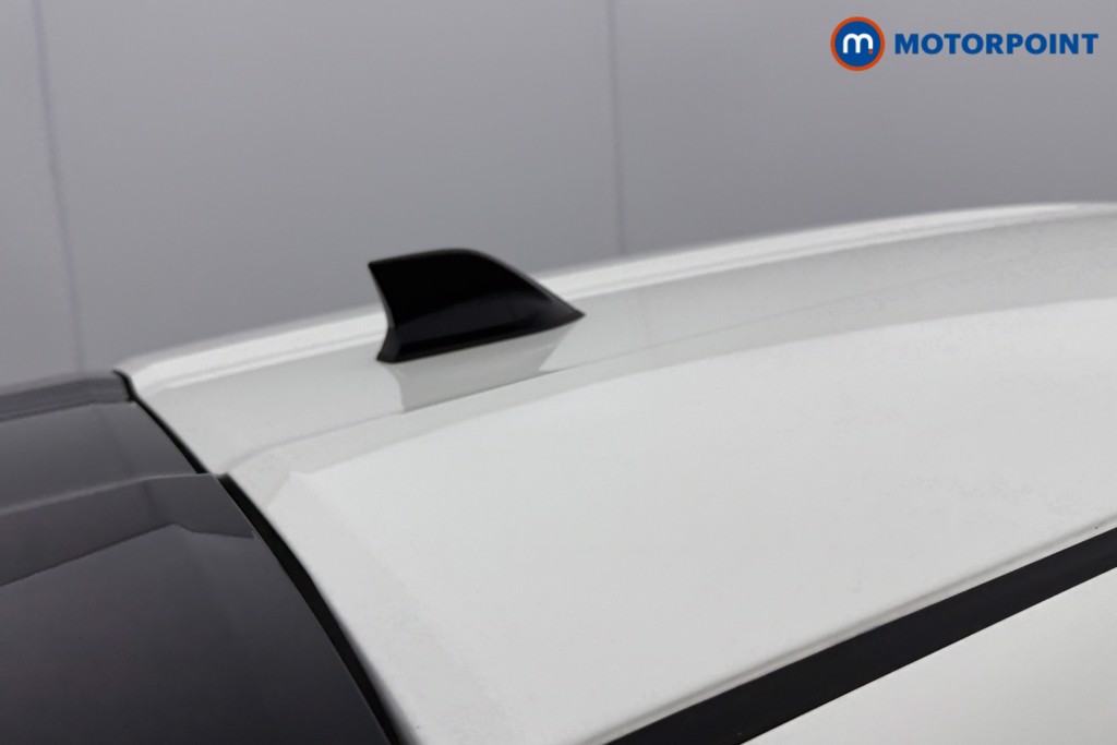 Nissan Juke N-Connecta Automatic Petrol-Electric Hybrid SUV - Stock Number (1593993) - 18th supplementary image