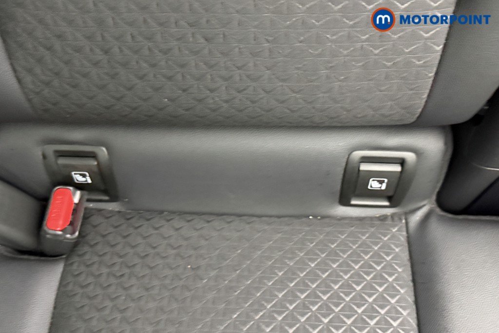 Nissan Juke N-Connecta Automatic Petrol-Electric Hybrid SUV - Stock Number (1593993) - 23rd supplementary image