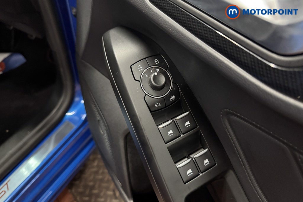 Ford Focus St-Line Vignale Manual Petrol Hatchback - Stock Number (1594354) - 4th supplementary image