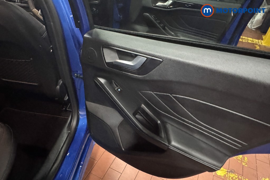 Ford Focus St-Line Vignale Manual Petrol Hatchback - Stock Number (1594354) - 18th supplementary image
