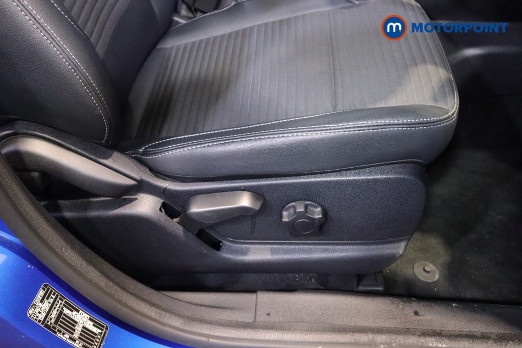 Ford Ecosport Titanium Manual Petrol SUV - Stock Number (1594794) - 17th supplementary image