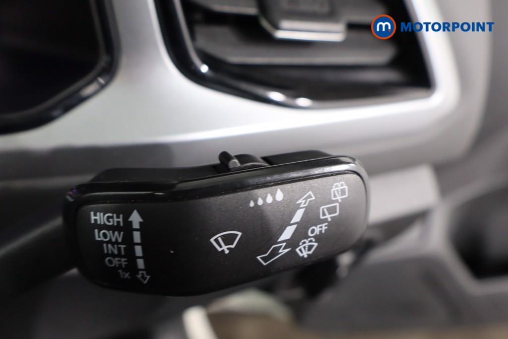 Volkswagen T-Roc Life Automatic Petrol SUV - Stock Number (1594851) - 18th supplementary image