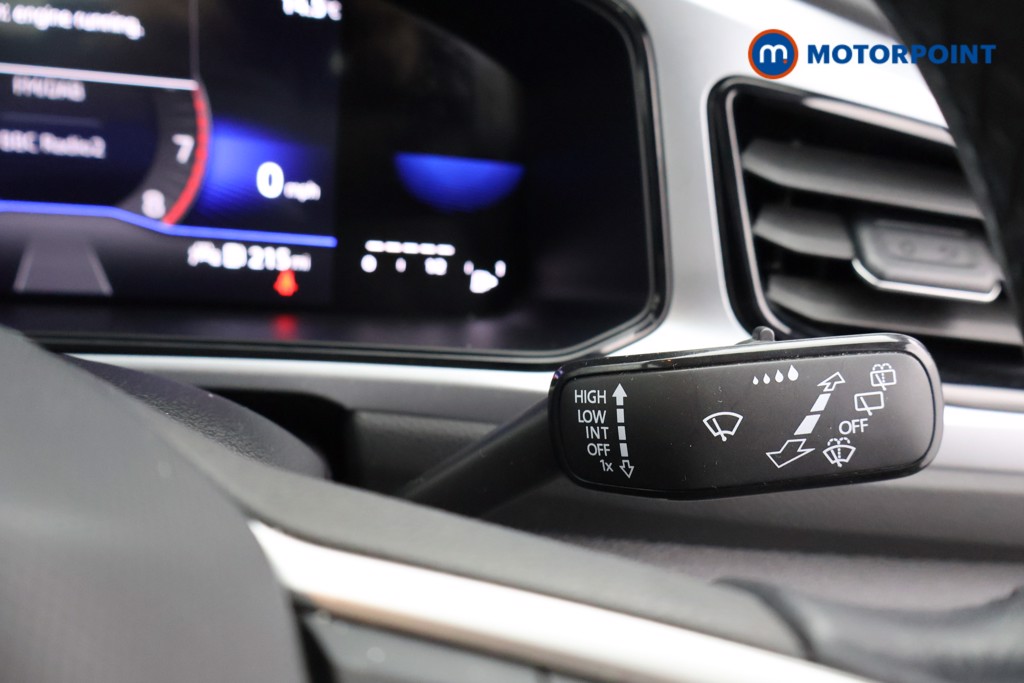 Volkswagen T-Roc Life Manual Petrol SUV - Stock Number (1595182) - 6th supplementary image