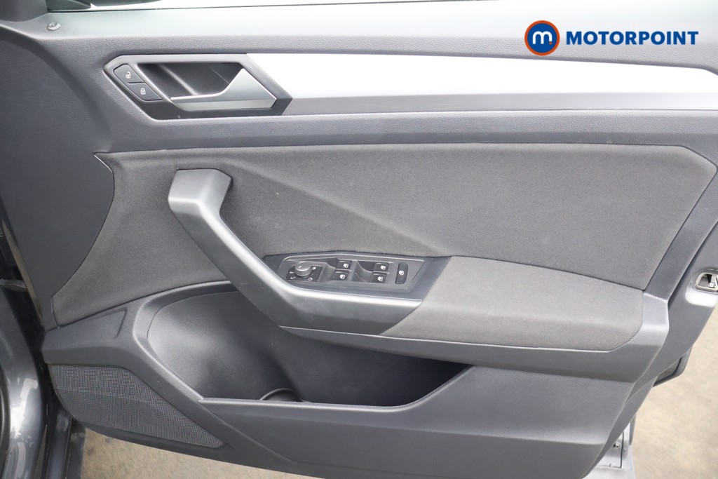 Volkswagen T-Roc Life Manual Petrol SUV - Stock Number (1595182) - 14th supplementary image