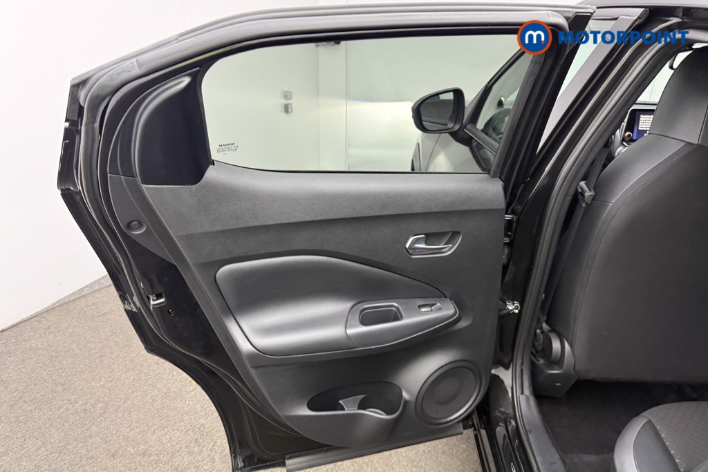Nissan Juke N-Connecta Automatic Petrol SUV - Stock Number (1595560) - 7th supplementary image