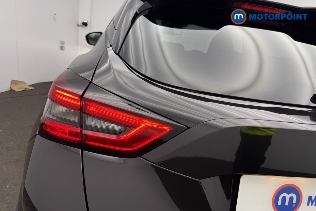 Nissan Juke N-Connecta Automatic Petrol SUV - Stock Number (1595560) - 9th supplementary image