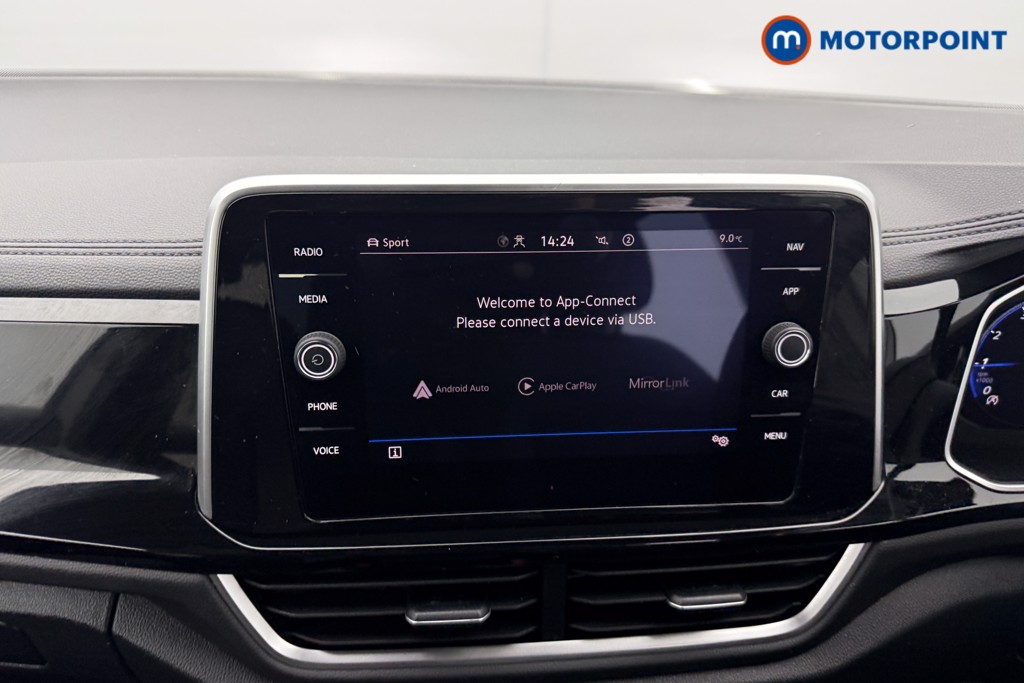 Volkswagen T-Roc R-Line Manual Petrol SUV - Stock Number (1595813) - 2nd supplementary image