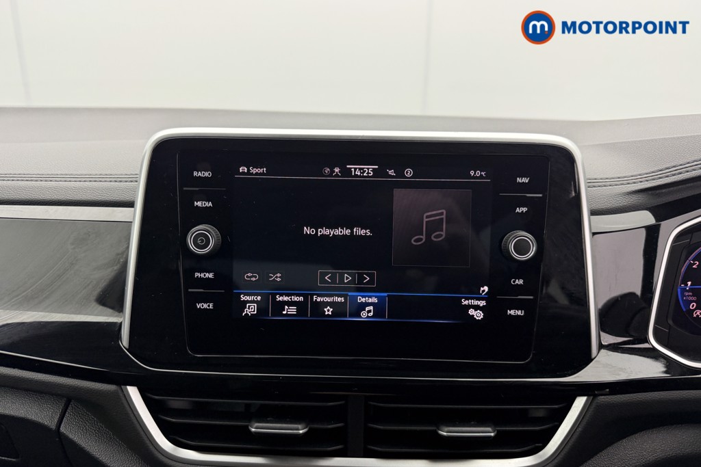 Volkswagen T-Roc R-Line Manual Petrol SUV - Stock Number (1595813) - 7th supplementary image
