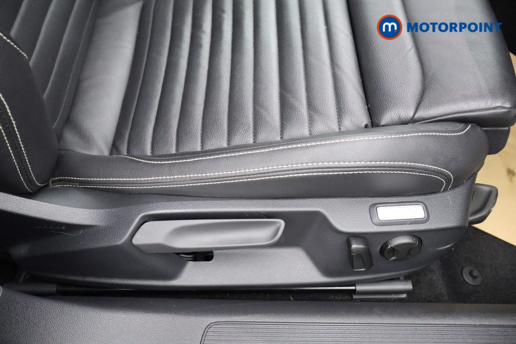 Volkswagen Passat SEL Automatic Diesel Estate - Stock Number (1595988) - 19th supplementary image