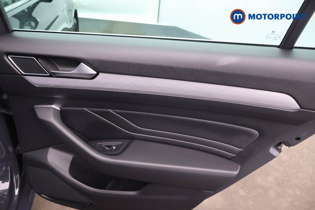 Volkswagen Passat SEL Automatic Diesel Estate - Stock Number (1595988) - 22nd supplementary image