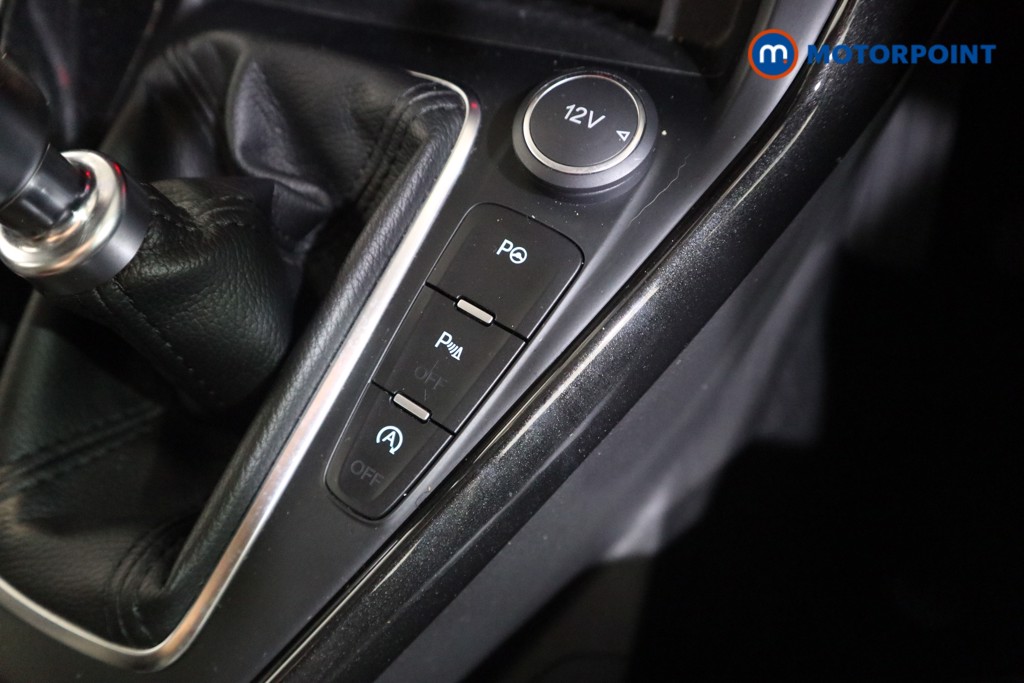 Ford Focus Titanium X Manual Petrol Hatchback - Stock Number (1596270) - 9th supplementary image