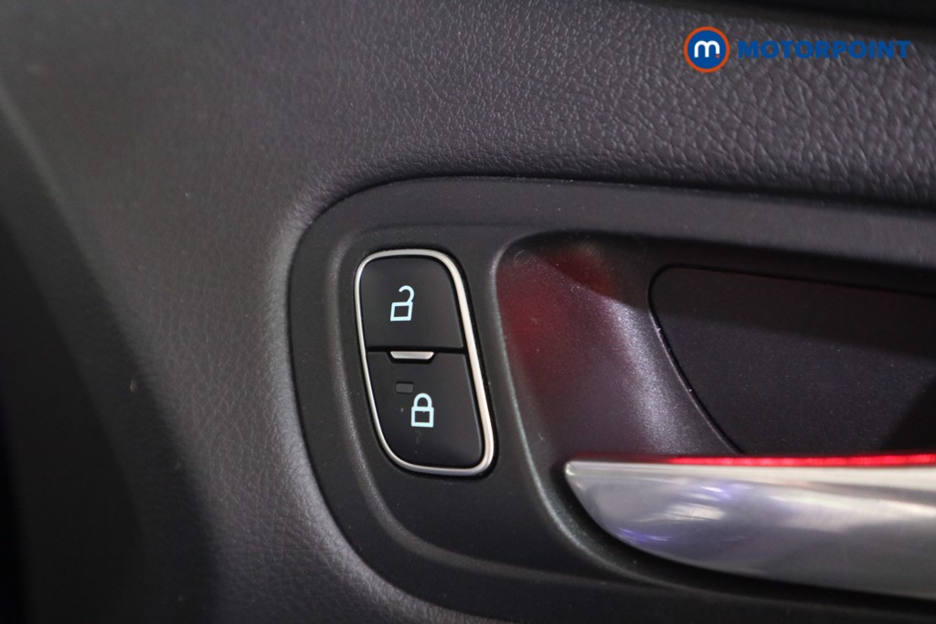 Ford Focus Titanium X Manual Petrol Hatchback - Stock Number (1596270) - 12th supplementary image