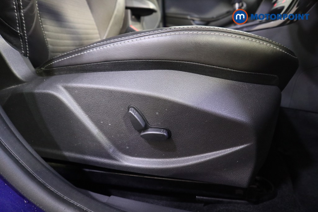 Ford Focus Titanium X Manual Petrol Hatchback - Stock Number (1596270) - 14th supplementary image