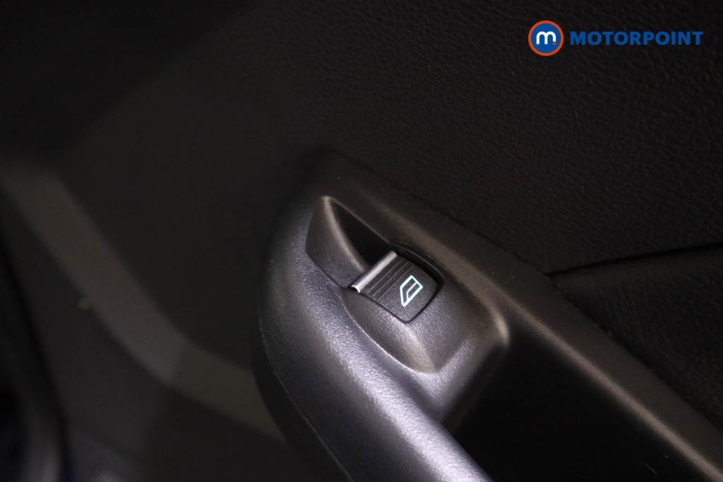 Ford Focus Titanium X Manual Petrol Hatchback - Stock Number (1596270) - 18th supplementary image