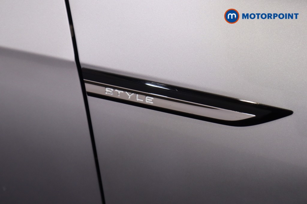 Volkswagen Golf Style Automatic Petrol Hatchback - Stock Number (1597022) - 26th supplementary image