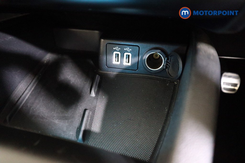 Ford Kuga St-Line Edition Manual Diesel SUV - Stock Number (1577467) - 9th supplementary image