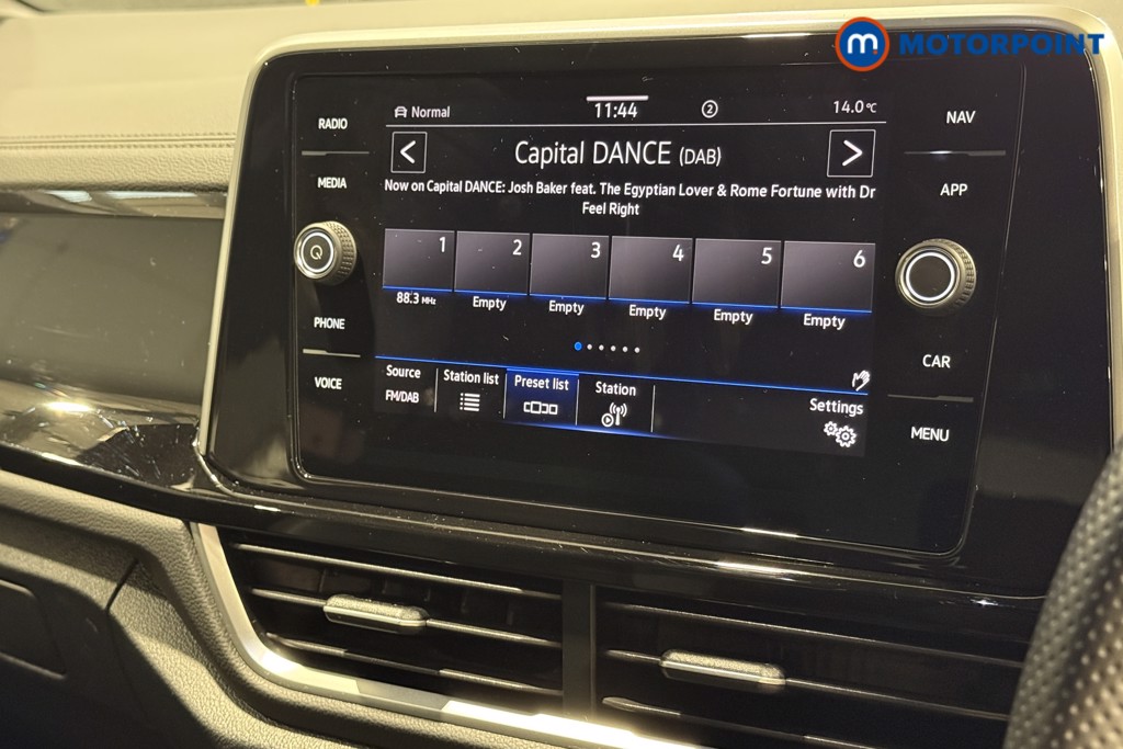 Volkswagen T-Roc R-Line Automatic Petrol SUV - Stock Number (1596023) - 9th supplementary image