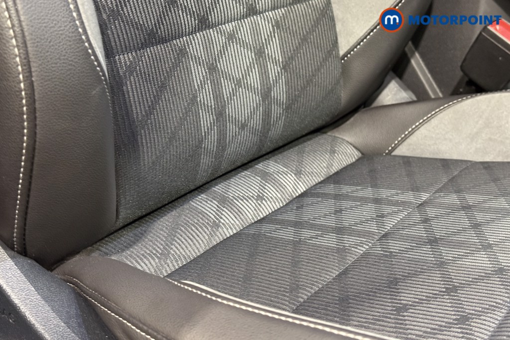 Volkswagen T-Roc R-Line Automatic Petrol SUV - Stock Number (1596023) - 19th supplementary image