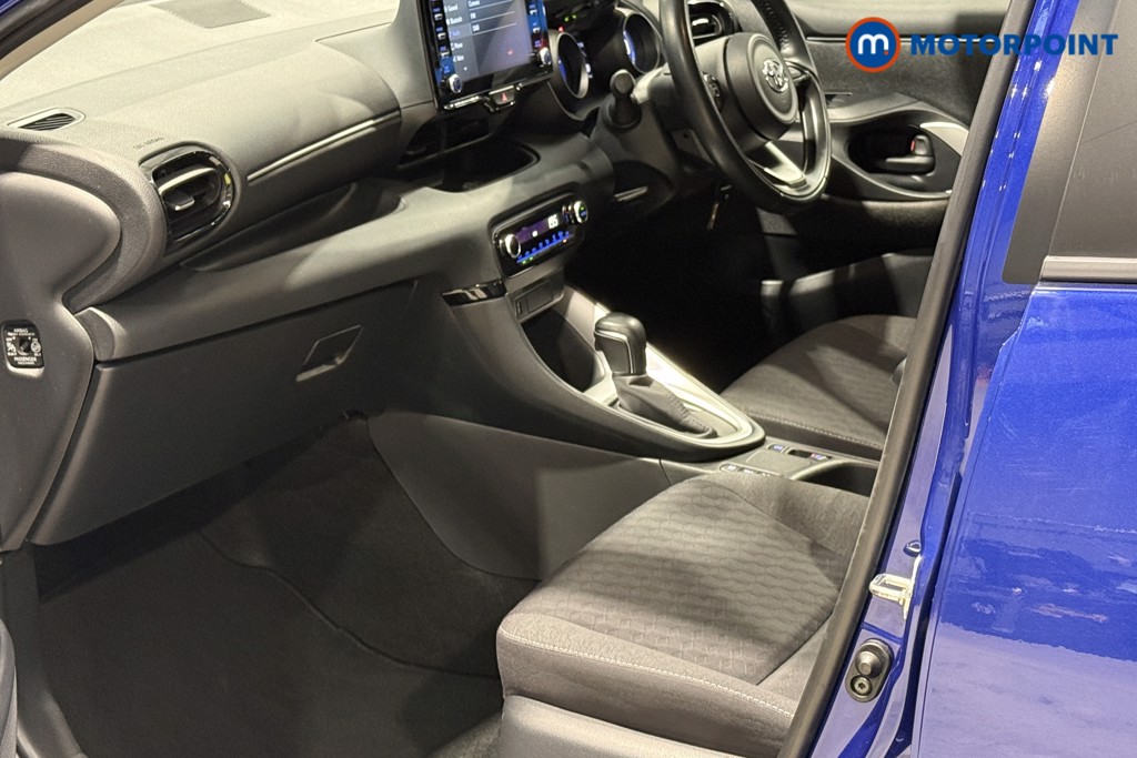 Toyota Yaris Design Automatic Petrol-Electric Hybrid Hatchback - Stock Number (1596187) - 27th supplementary image