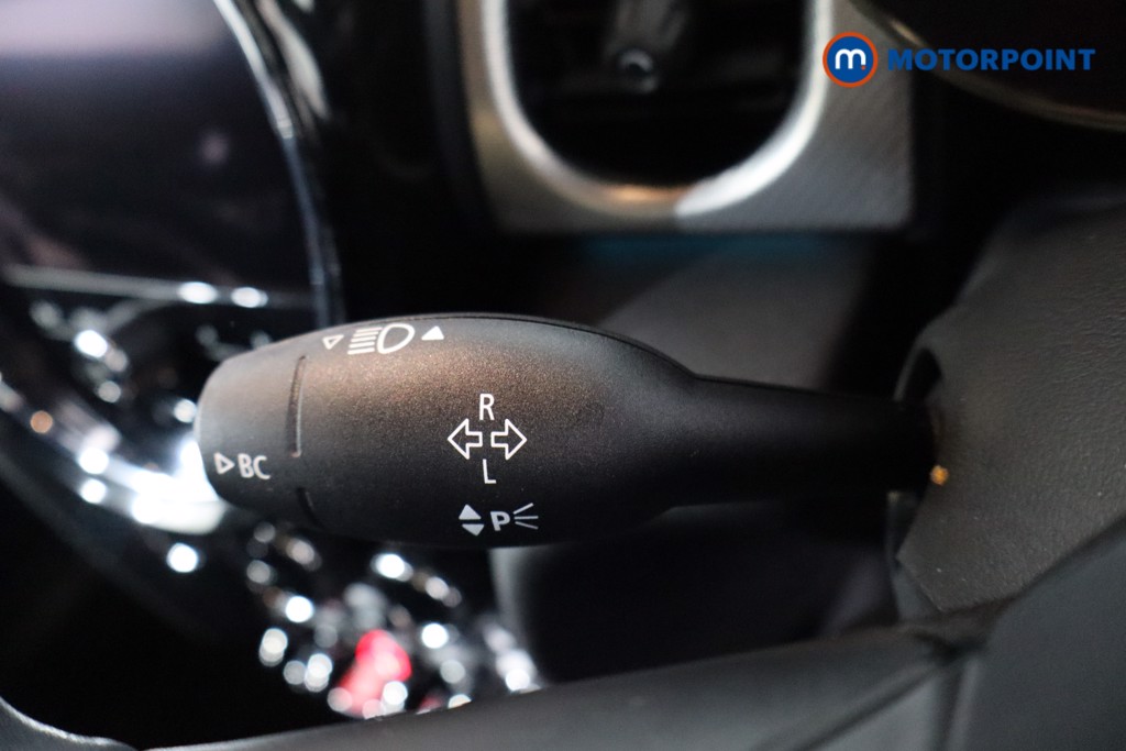 Mini Hatchback Cooper Exclusive Manual Petrol Hatchback - Stock Number (1596257) - 20th supplementary image