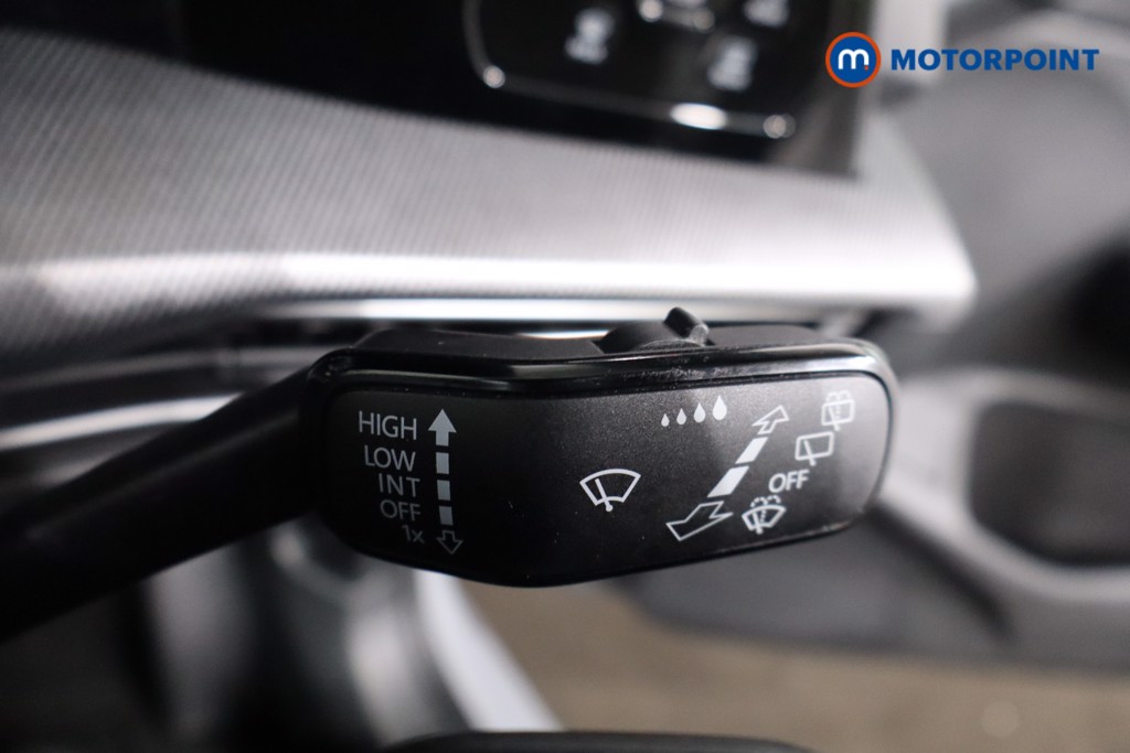 Volkswagen Golf R-Line Automatic Petrol Hatchback - Stock Number (1596421) - 18th supplementary image