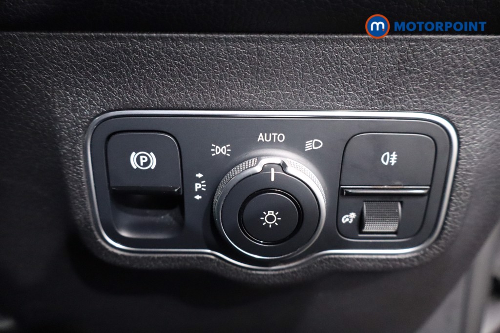 Mercedes-Benz GLB Amg Line Automatic Petrol SUV - Stock Number (1597133) - 21st supplementary image