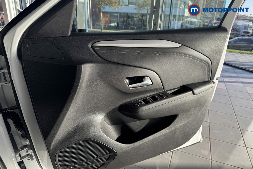 Vauxhall Corsa Sri Nav Manual Petrol Hatchback - Stock Number (1572885) - 9th supplementary image