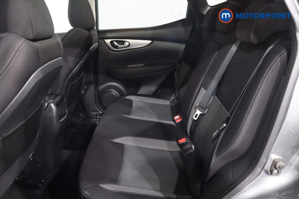 Nissan Qashqai N-Connecta Manual Petrol SUV - Stock Number (1573927) - 5th supplementary image