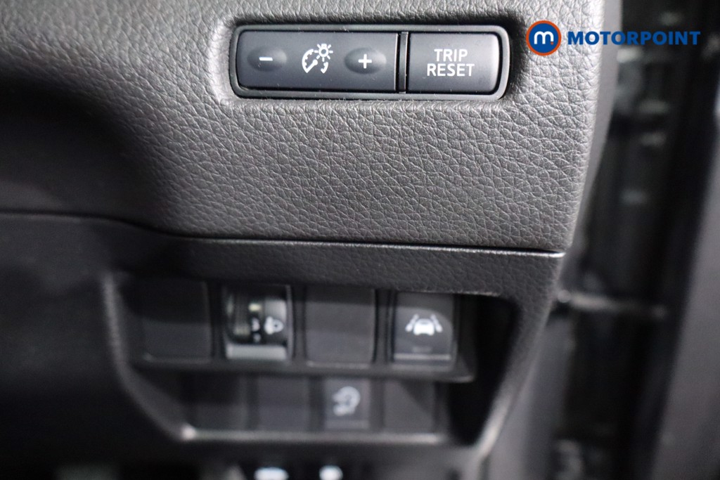 Nissan Qashqai N-Connecta Manual Petrol SUV - Stock Number (1573927) - 19th supplementary image