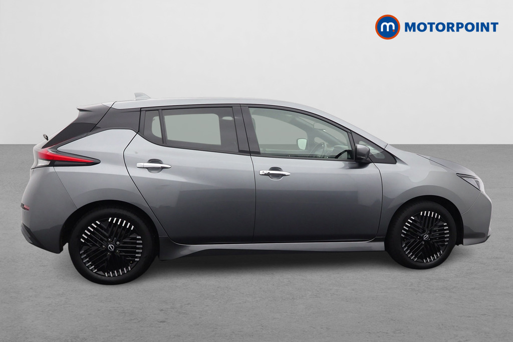 Nissan Leaf N-Connecta Automatic Electric Hatchback - Stock Number (1581937) - Drivers side