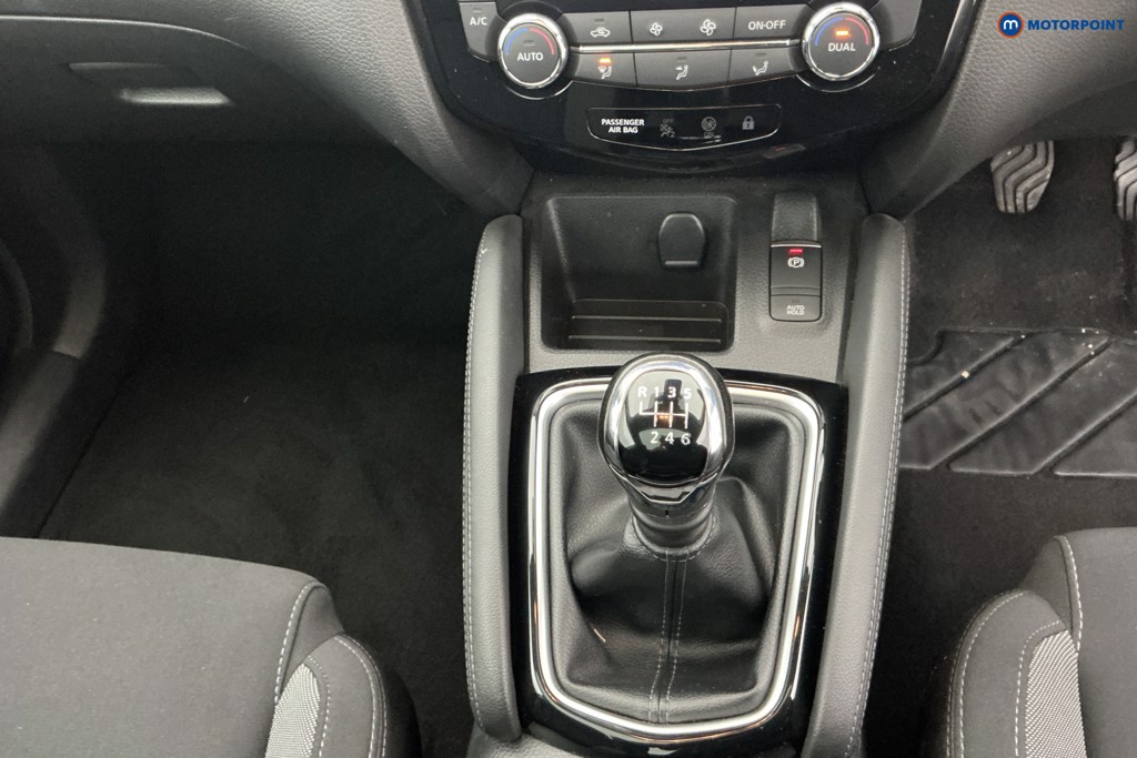 Nissan Qashqai N-Connecta Manual Petrol SUV - Stock Number (1585074) - 14th supplementary image