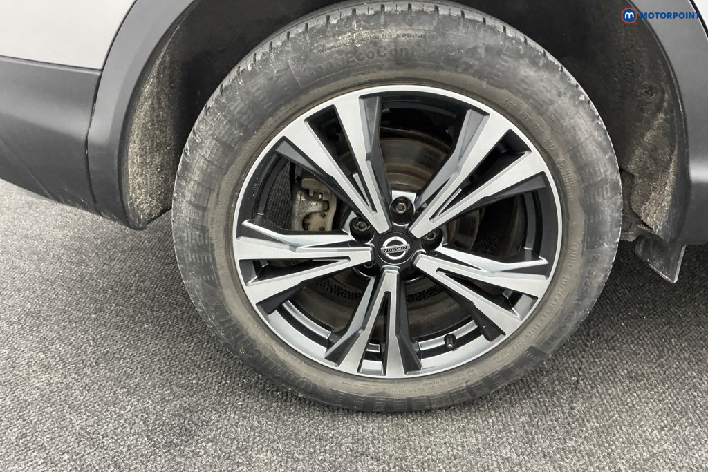 Nissan Qashqai N-Connecta Manual Petrol SUV - Stock Number (1585074) - 32nd supplementary image