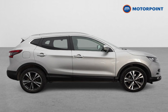 Nissan Qashqai N-Connecta Manual Petrol SUV - Stock Number (1585074) - Drivers side